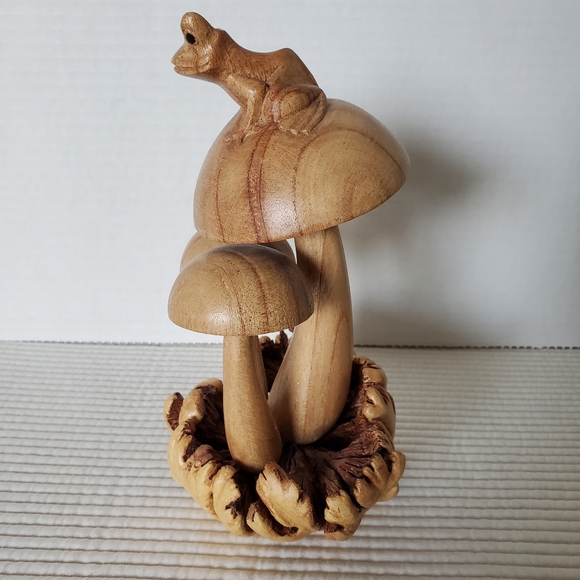 Wood Mushrooms Frog Figurine 7.5" Vintage Carved Sculpture Whimsical Animal - Picture 3 of 8